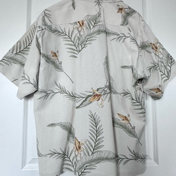 Tommy Bahama 100% Silk Shirt XL Silk Hawaiian Short Sleeve - Picture 2 of 10